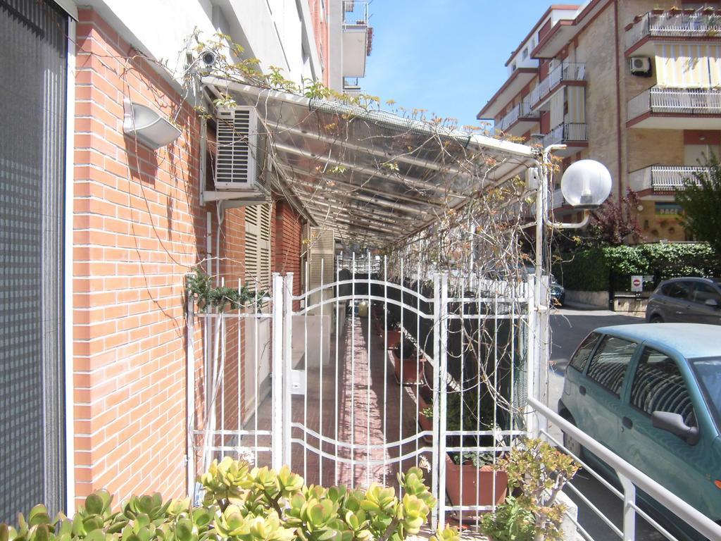 Rock Garden Bed & Breakfast Гаета Екстериор снимка