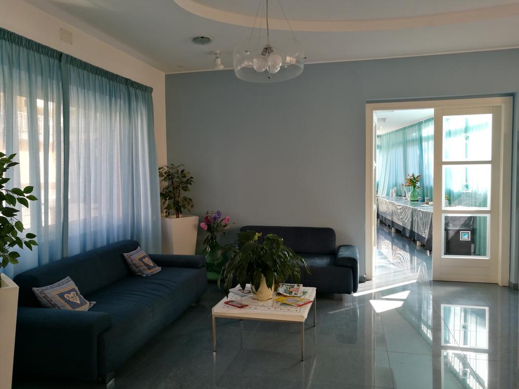 Rock Garden Bed & Breakfast Гаета Екстериор снимка